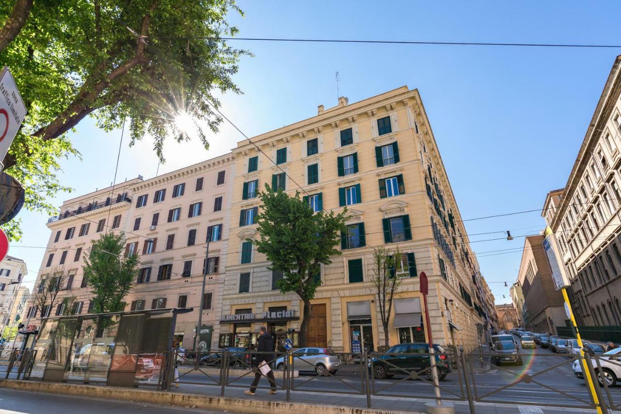New In! Sophie At Colosseum Roma Exterior foto